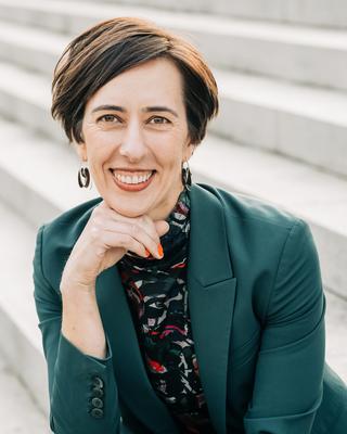 Headshot of Professor Holland