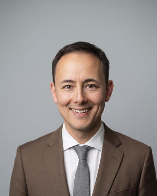 professor lee headshot